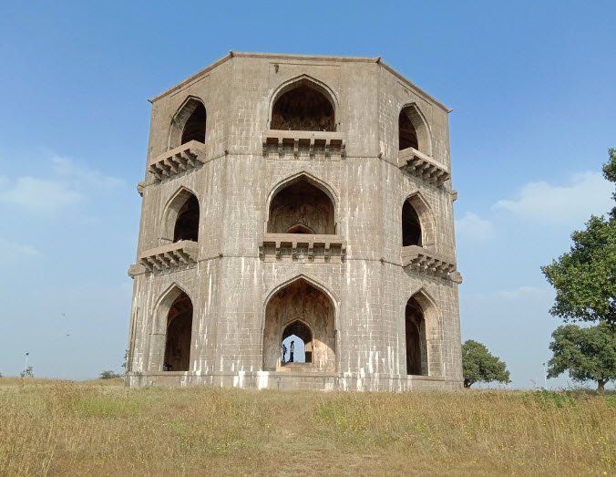 Salabat Khan Tomb Or Chandbibi's Mahel